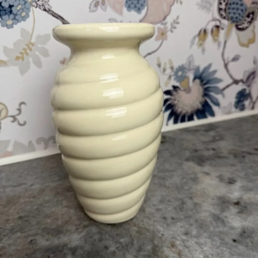 Vintage Haeger Pottery 8 Inch Ivory Beehive Swirl Vase, #610-36